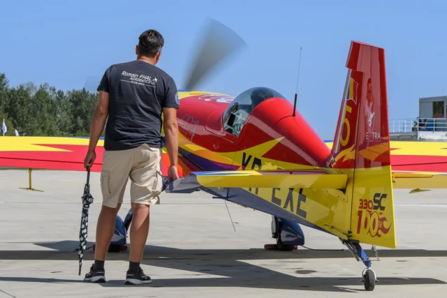 At the European Advanced and Intermediate Championships, it was an absolute show of dominance from the 🇷🇴 Romanian pilots in both categories. Dan Stefanescu @dann.stefanescu captured the 🏆 European Advanced Champion title while his teammate Eduard Despescu @_edimihai is the European Intermediate Champion after a tight battle with teammate Andreea Banesaru @andreeabanesaru. Teams Manager and Romanian Aeroclub president George Rotaru @rotaru_george_florin accepted 🥇🥇 gold medals for both Advanced and Intermediate team victories. In the final Intermediate standings, the six Romanian pilots held the top six positions, with the remainder of the 19 pilots in the field below them. A perfect result for the team and vindication of the work of team trainer Romain Fhal @romain_fhal . On the Advanced side France’s Jérémy Renard @jeremy.renard.aero managed to have the French flag hoisted for a 🥉 bronze medal to foil the otherwise total eclipse of the podium by Romania, but he was surrounded on all sides. Valentin Caval @valentin.caval won the 🥈 silver medal and teammate Petre Glonțaru @petreglontaru was just a step behind in 4th overall. 

📸 @rawaviationcrew